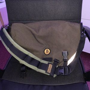 cocotte equipement crossbody bag